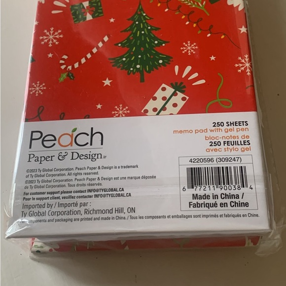 🎄7/$25🎄deal Christmas Memopad with gel pen (250 sheets) - Picture 2 of 3